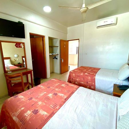 Hotel Delfines - A 2 Calles Del Acuario Veracruz Kültér fotó