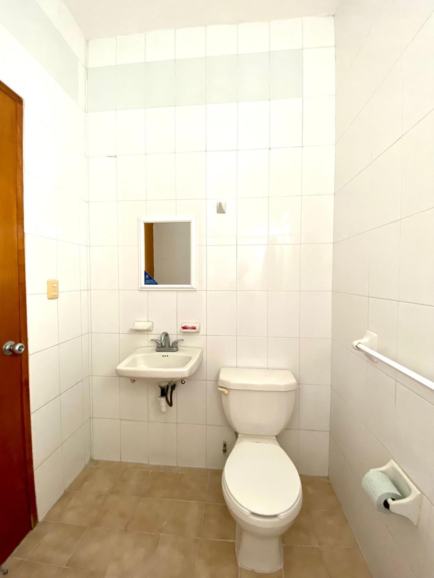 Hotel Delfines - A 2 Calles Del Acuario Veracruz Kültér fotó