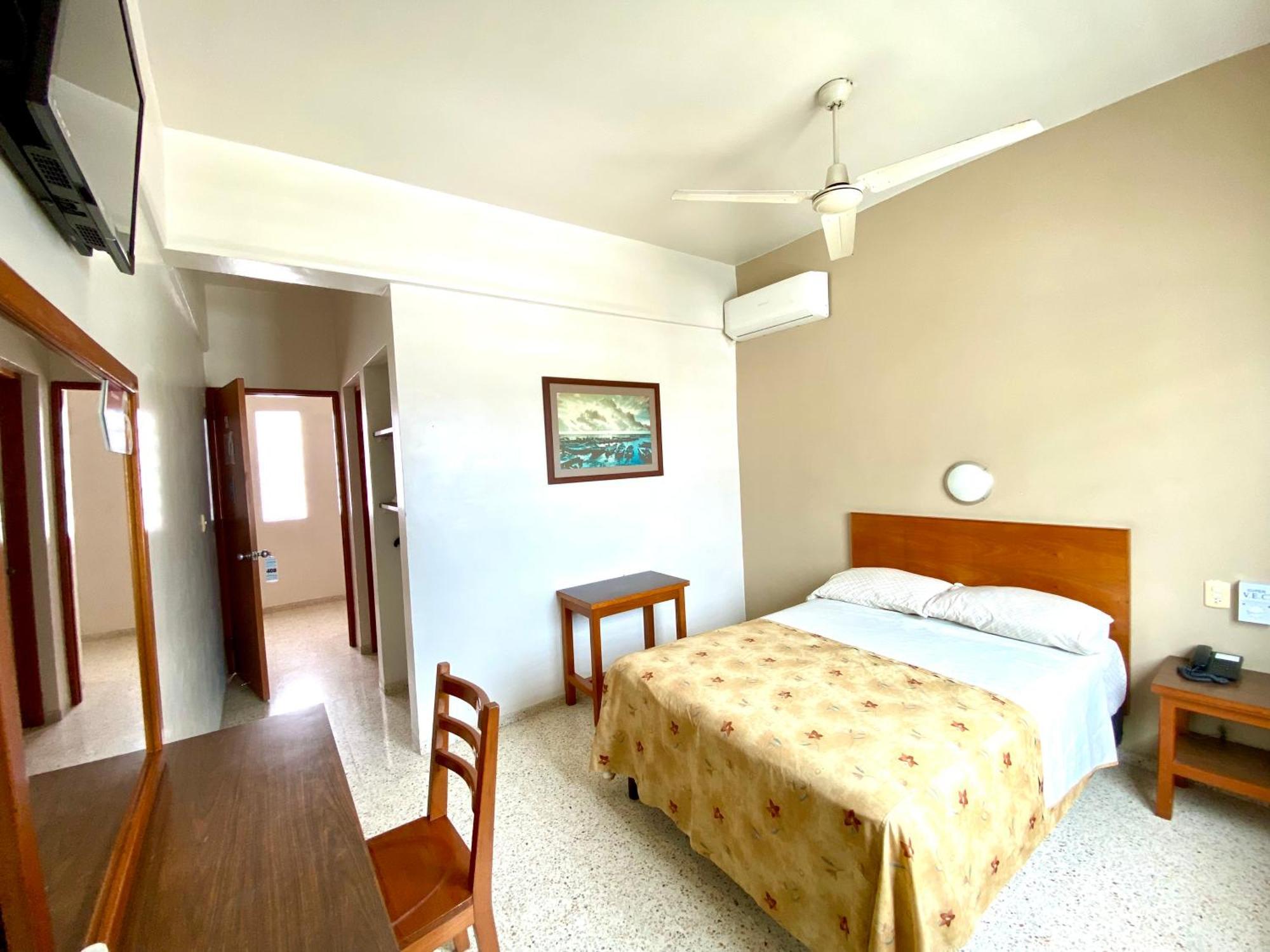 Hotel Delfines - A 2 Calles Del Acuario Veracruz Kültér fotó
