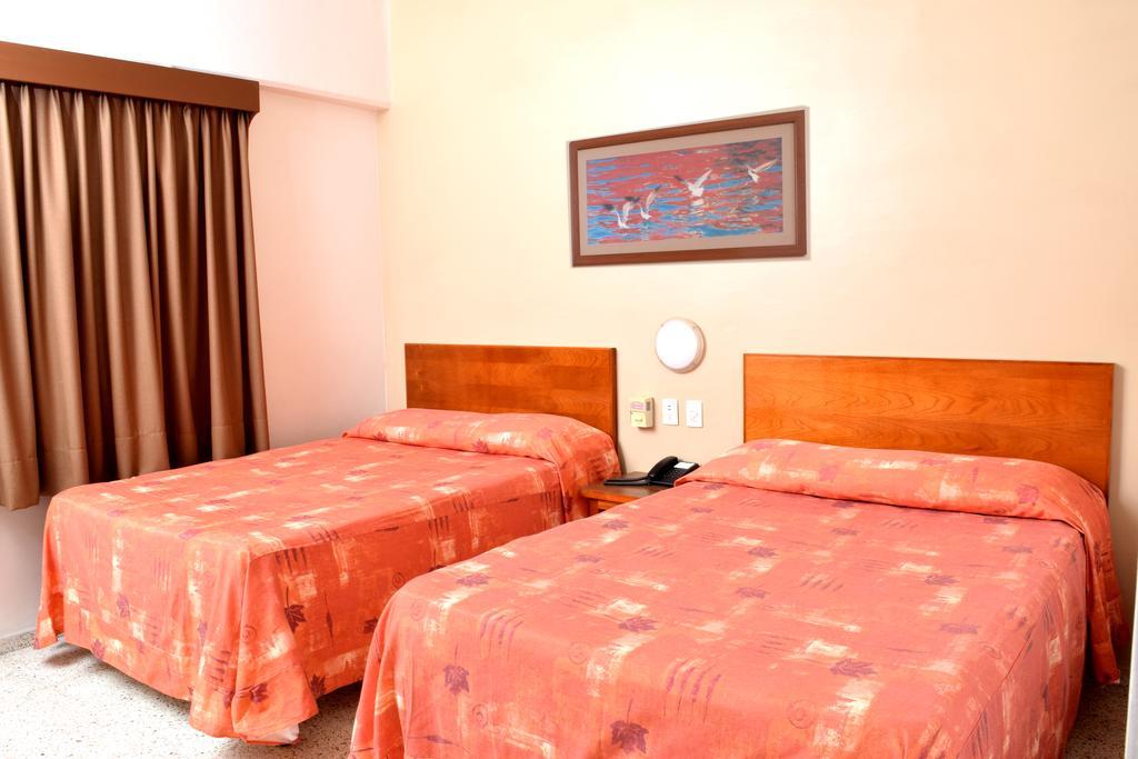 Hotel Delfines - A 2 Calles Del Acuario Veracruz Kültér fotó